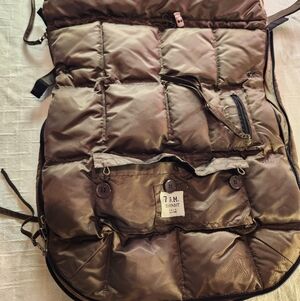 Brown Le Sac Igloo Car Seat/Stroller